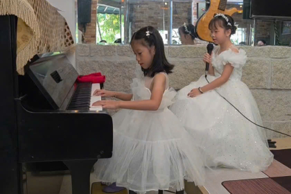 Có Nên Cho Bé Học Đàn Từ Sớm? Những Lợi Ích Khiến Nhiều Phụ Huynh Tại Quận 10 Quan Tâm